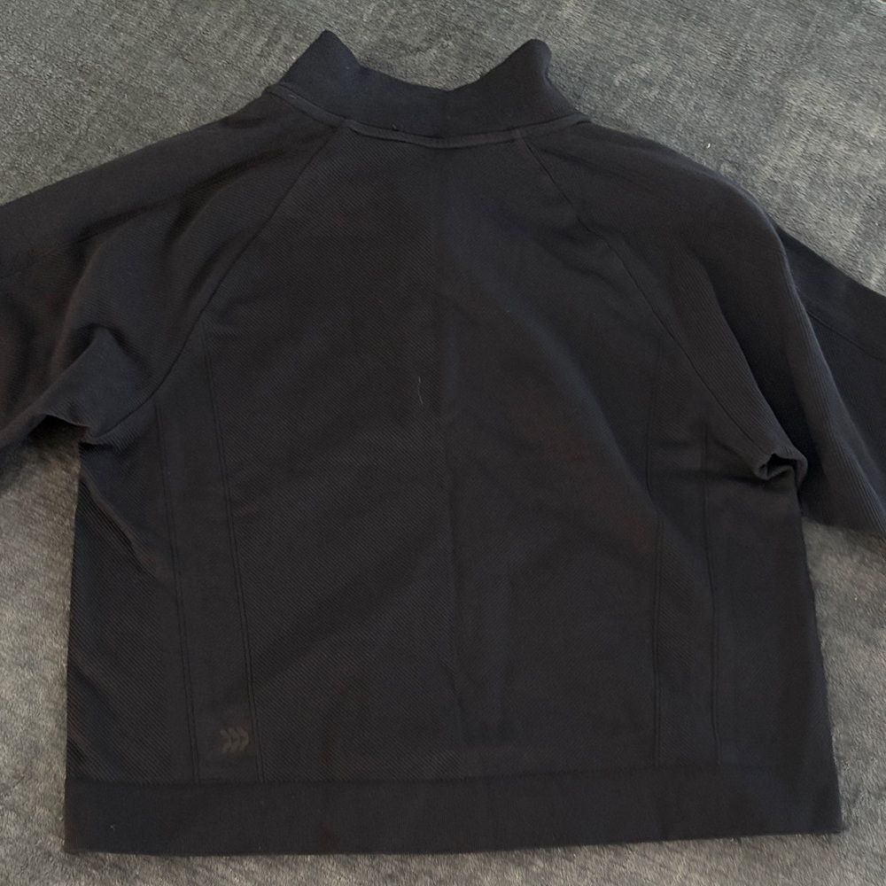 all in motion Quarter-Zip Cropped Pullover - Picture 3 of 3